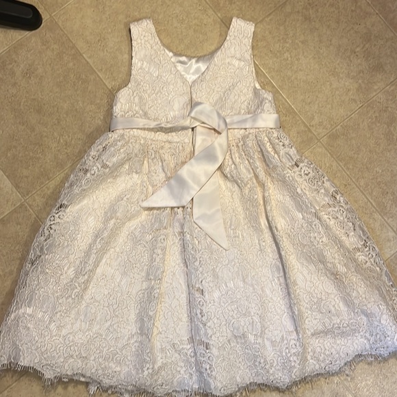 NWOT American Princess dress, ivory w/gold accents. Size 4 Beautiful! - Picture 6 of 8
